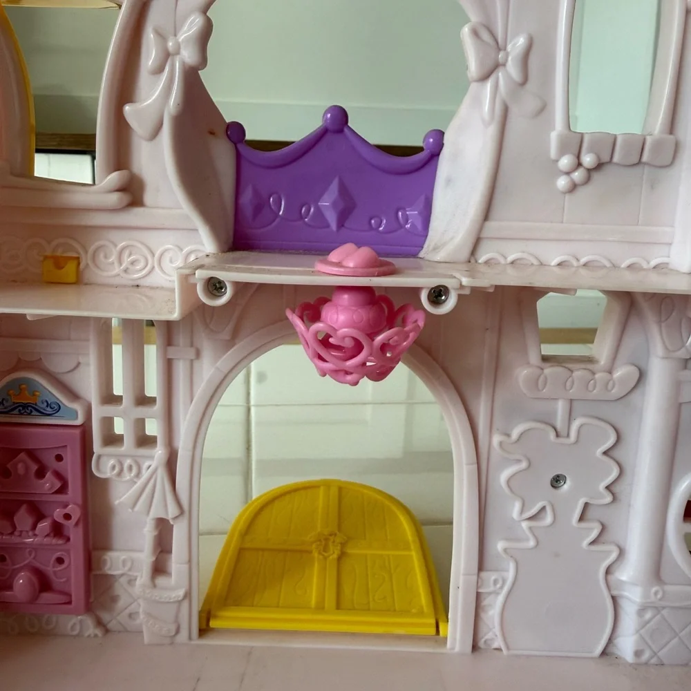 Disney Princess Playset Little Kingdom Play 'n Carry Castle by Hasbro 2016 - Picture 11 of 13